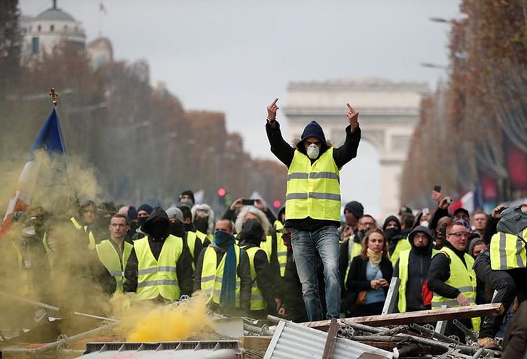 Photo of Paris riots hurt French tourism