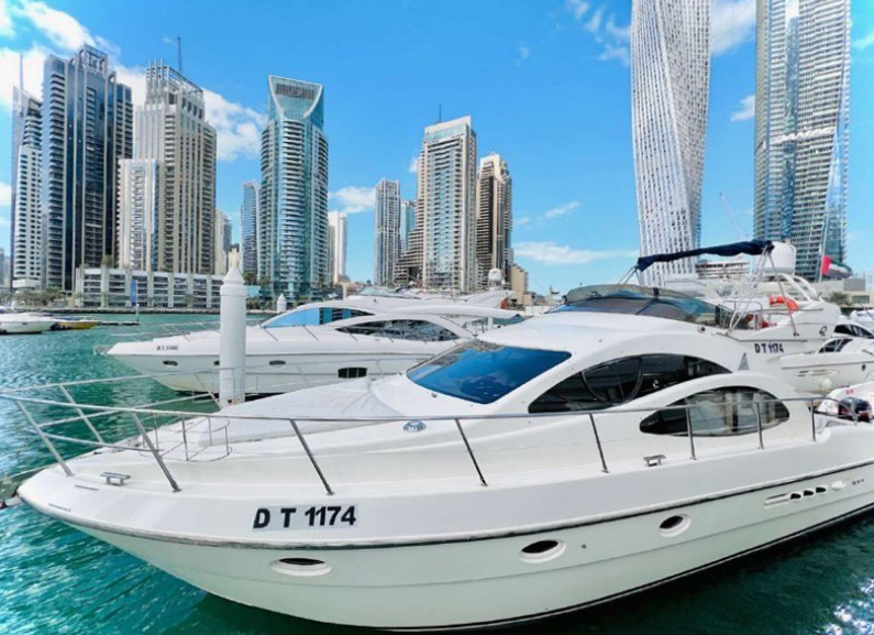 renting a yacht in dubai